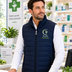 Doudoune homme personnalisée Nicolas pharmacien en pharmacie – Curalini