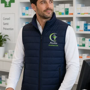 Doudoune homme pharmacien personnalisée marine broderie verte Curalini en officine